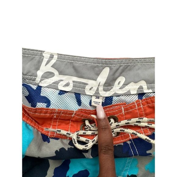 Boden Men's‎ Blue Multi Colored Camo Board Shorts Size 38 Swim Trunks Surfing - Picture 3 of 4